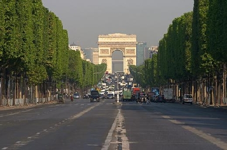 Apple pourrait bientôt s'installer sur les Champs-Elysées