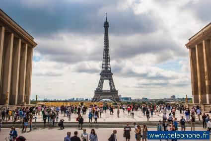 Assistance téléphonique pour contacter Tour Eiffel