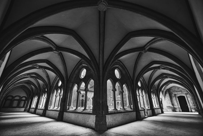 Assistance téléphonique pour contacter Découverte de l’Abbaye de Fontenay : Un Trésor Cistercien d’Architecture Sobre