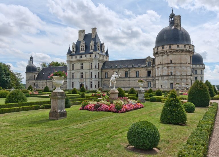 Téléphone et service client Explorez le Château de Valençay : Un Joyau de la Renaissance au Cœur de la Vallée de la Loire