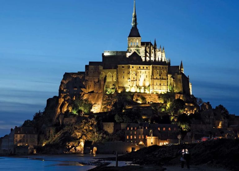 Appeler le téléphone SAV de Découvrez la richesse historique de la Normandie : les Plages du Débarquement et son patrimoine historique