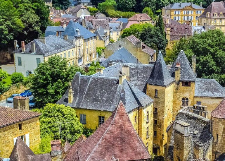 Joindre directement par téléphone Périgueux : Une Ville Historique au Cœur du Périgord