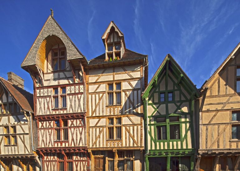 Téléphone direct de la société Troyes : Voyage au Cœur du Patrimoine Historique et Architectural