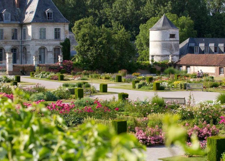 Contacter avec le numéro de téléphone de Explorez la Sérénité de Valloires : Entre Jardins et Abbaye