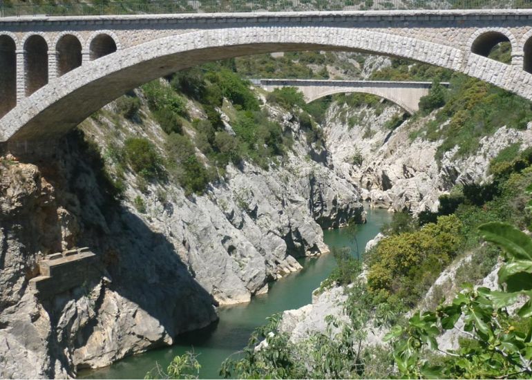 Télephone information entreprise Gorges de l'Hérault - Un Paradis Naturel pour la Randonnée et la Baignade en Occitanie